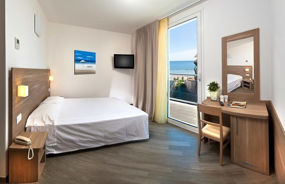 Hotel Atlantic & Spa Gabicce Mare Exteriör bild