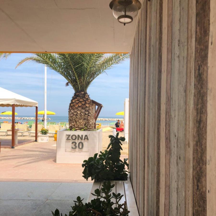 Hotel Atlantic & Spa Gabicce Mare Exteriör bild