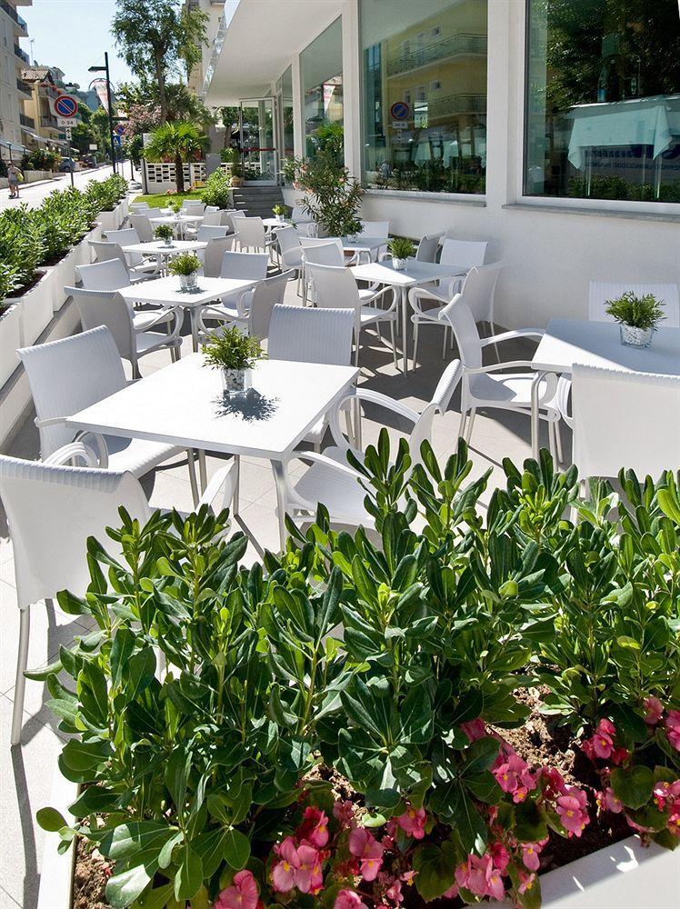 Hotel Atlantic & Spa Gabicce Mare Exteriör bild