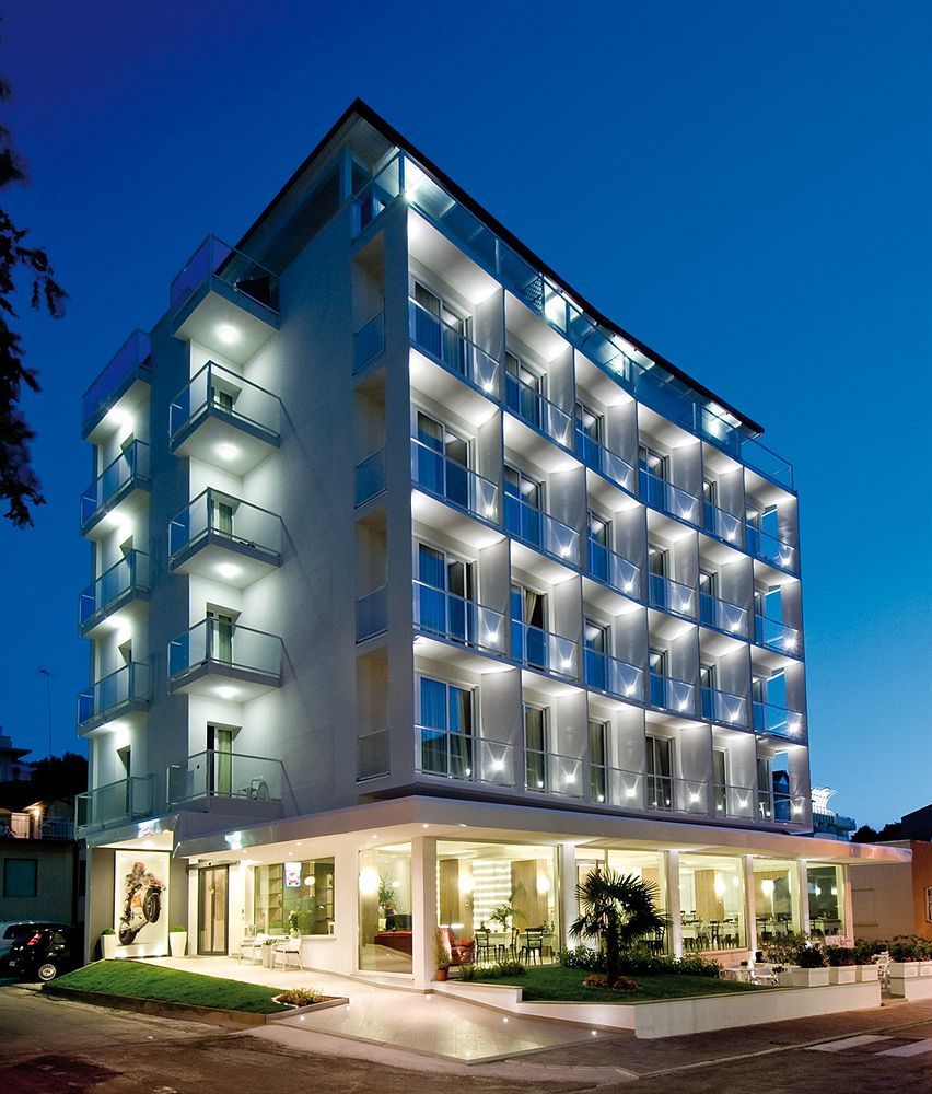 Hotel Atlantic & Spa Gabicce Mare Exteriör bild