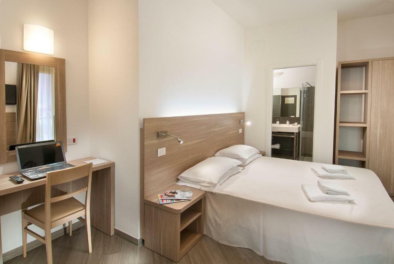 Hotel Atlantic & Spa Gabicce Mare Exteriör bild