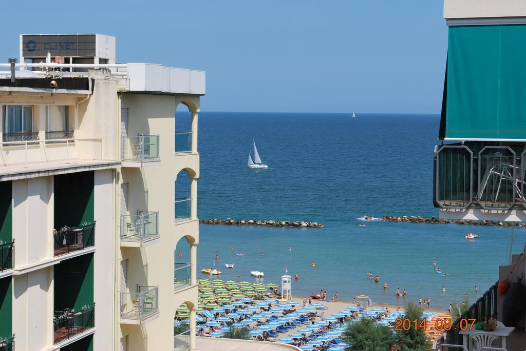 Hotel Atlantic & Spa Gabicce Mare Exteriör bild