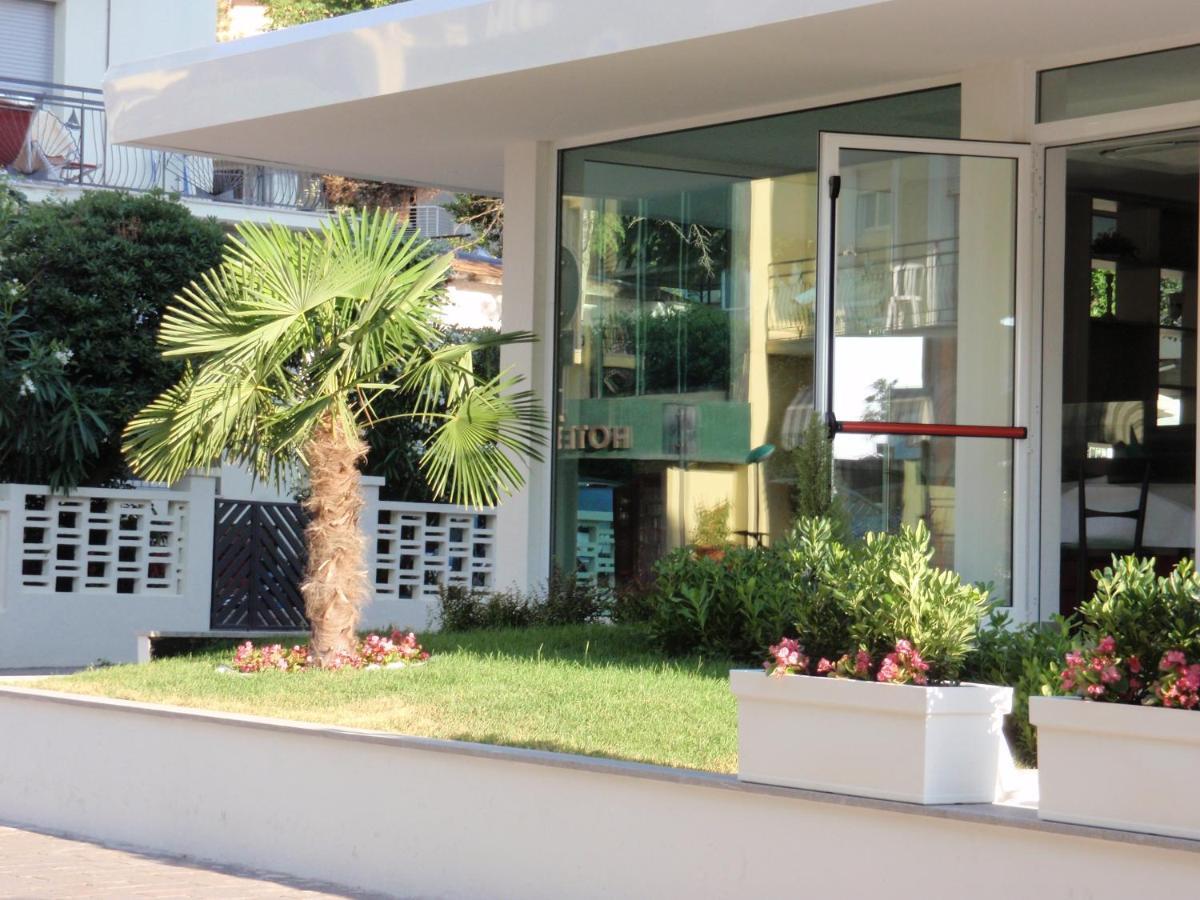 Hotel Atlantic & Spa Gabicce Mare Exteriör bild